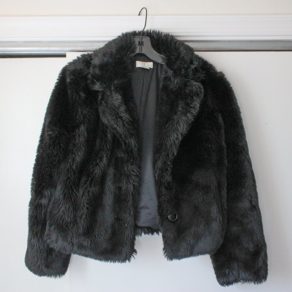 🖤black faux fur jacket 🖤
